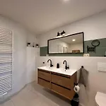 Kiwe5 Holiday home *